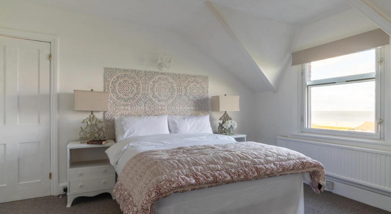 Tranquil Beachfront Beautiful 2-Bed Apartment Deal Exterior photo